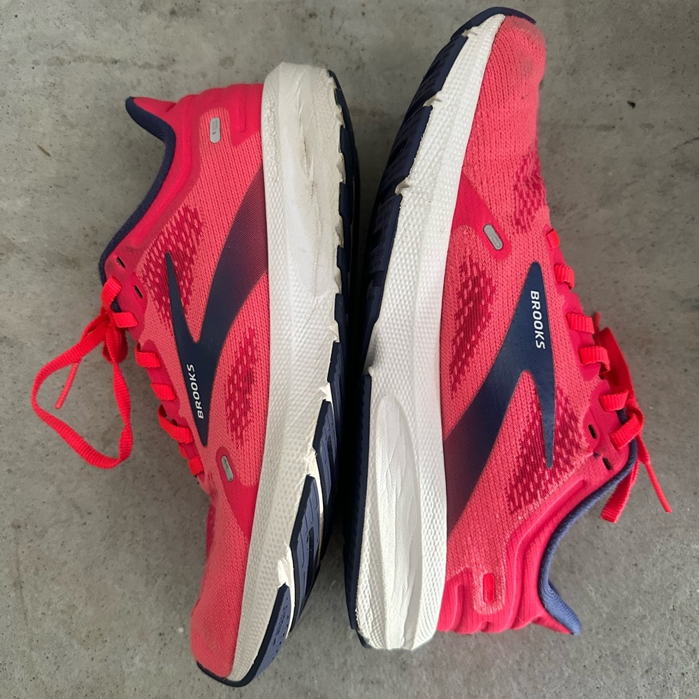Women’s Brooks sneakers